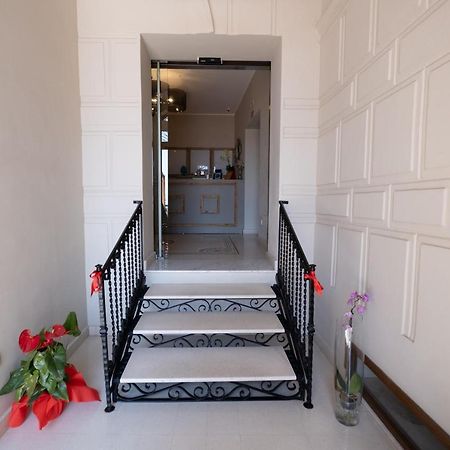 Hotel Borgo Di Ciaula Санта Флавия Екстериор снимка