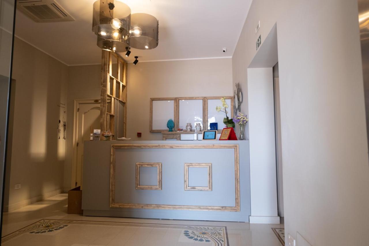 Hotel Borgo Di Ciaula Санта Флавия Екстериор снимка