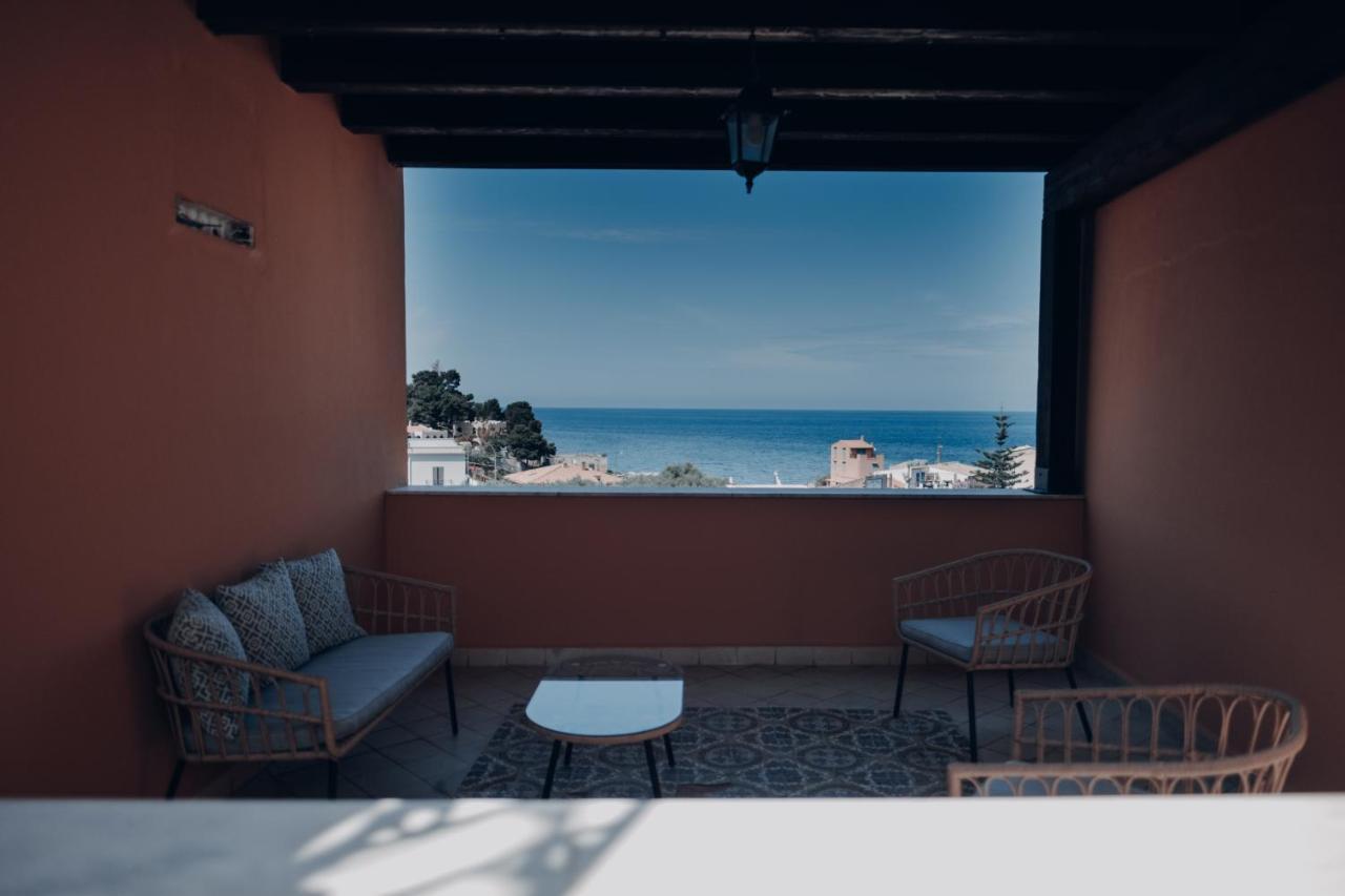 Hotel Borgo Di Ciaula Санта Флавия Екстериор снимка