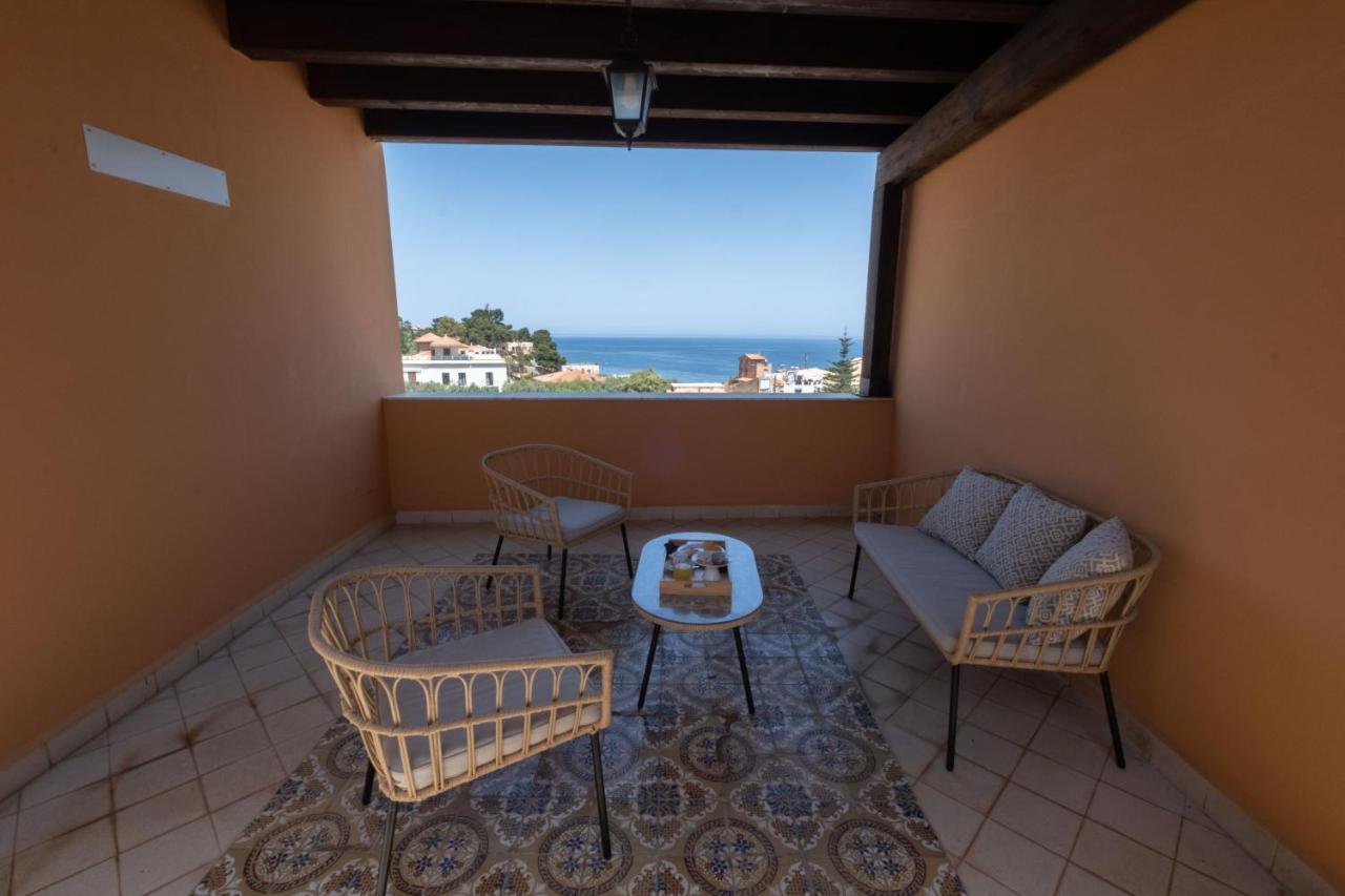 Hotel Borgo Di Ciaula Санта Флавия Екстериор снимка