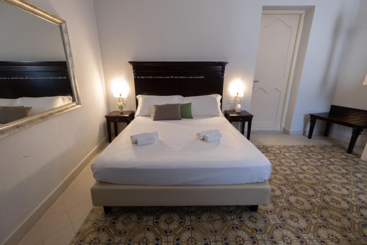 Hotel Borgo Di Ciaula Санта Флавия Екстериор снимка