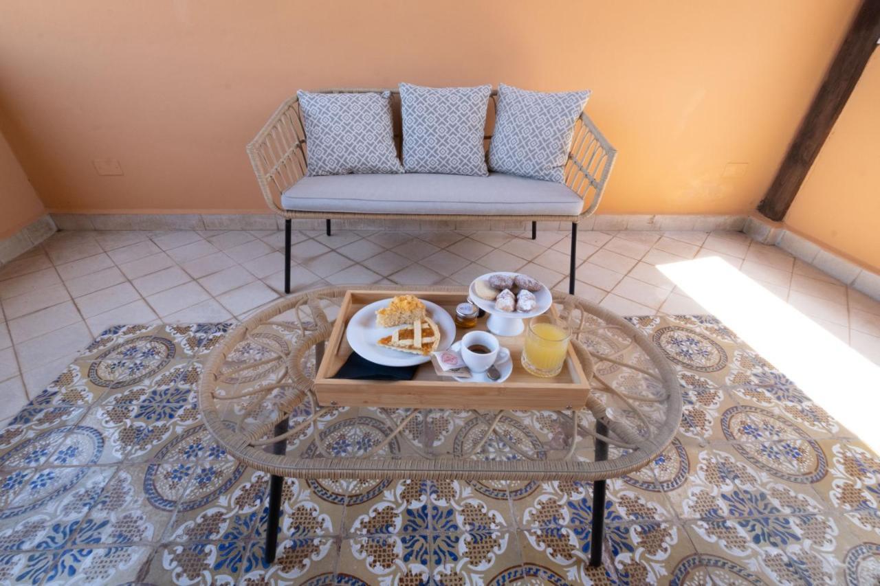 Hotel Borgo Di Ciaula Санта Флавия Екстериор снимка