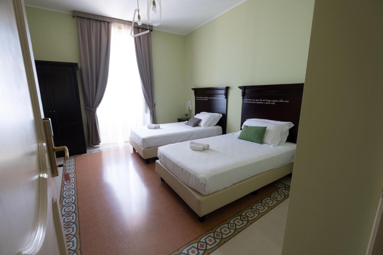 Hotel Borgo Di Ciaula Санта Флавия Екстериор снимка