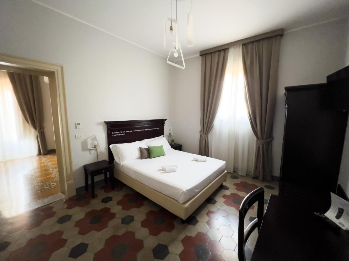 Hotel Borgo Di Ciaula Санта Флавия Екстериор снимка