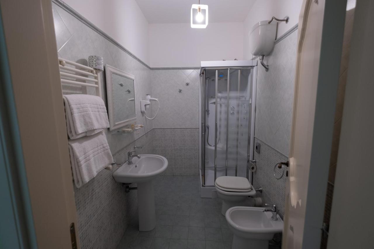 Hotel Borgo Di Ciaula Санта Флавия Екстериор снимка