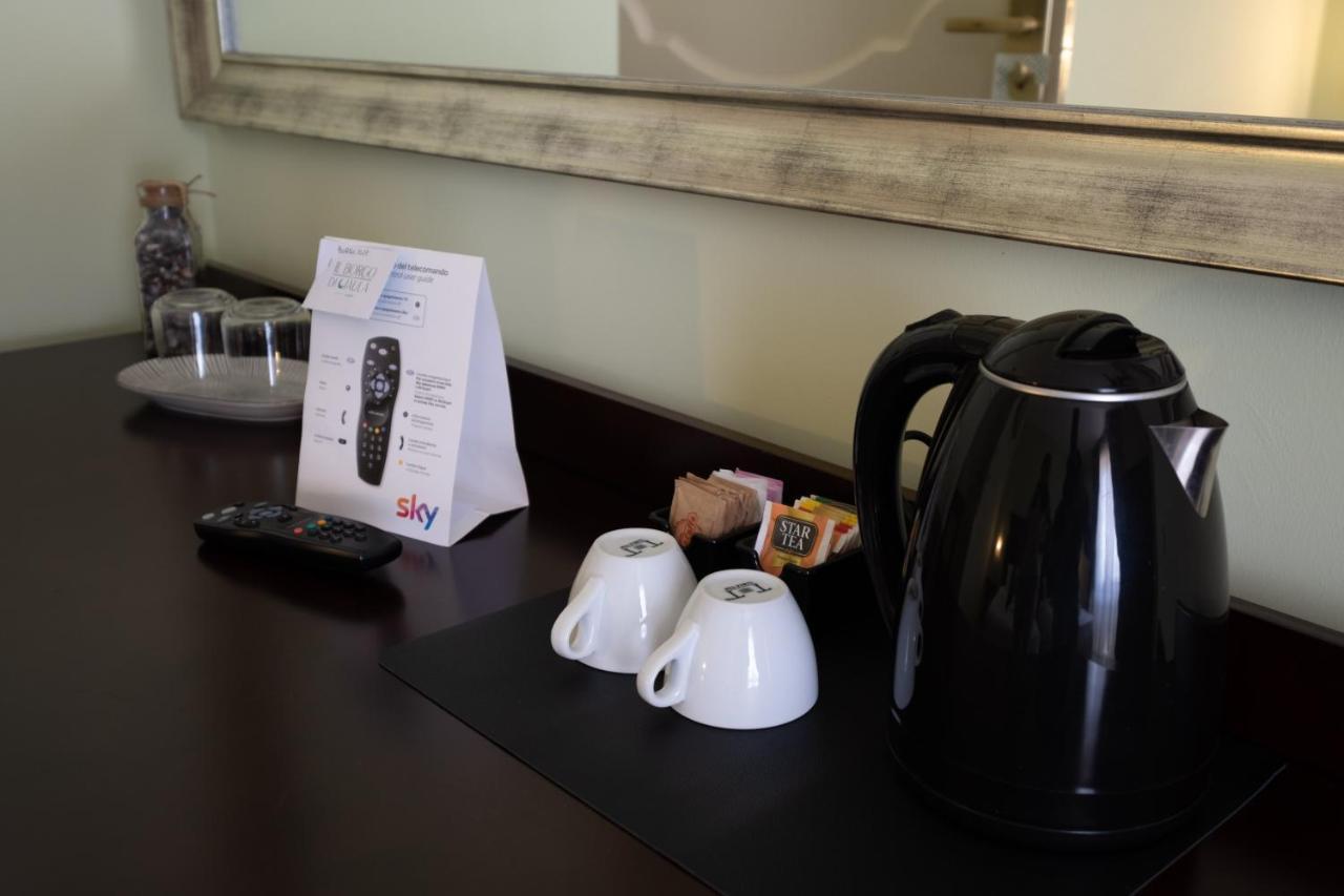 Hotel Borgo Di Ciaula Санта Флавия Екстериор снимка