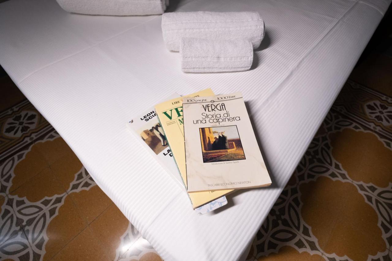 Hotel Borgo Di Ciaula Санта Флавия Екстериор снимка